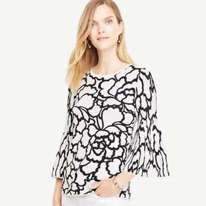 Ann Taylor | XSP Petite black/white floral jacquard crewneck sweater